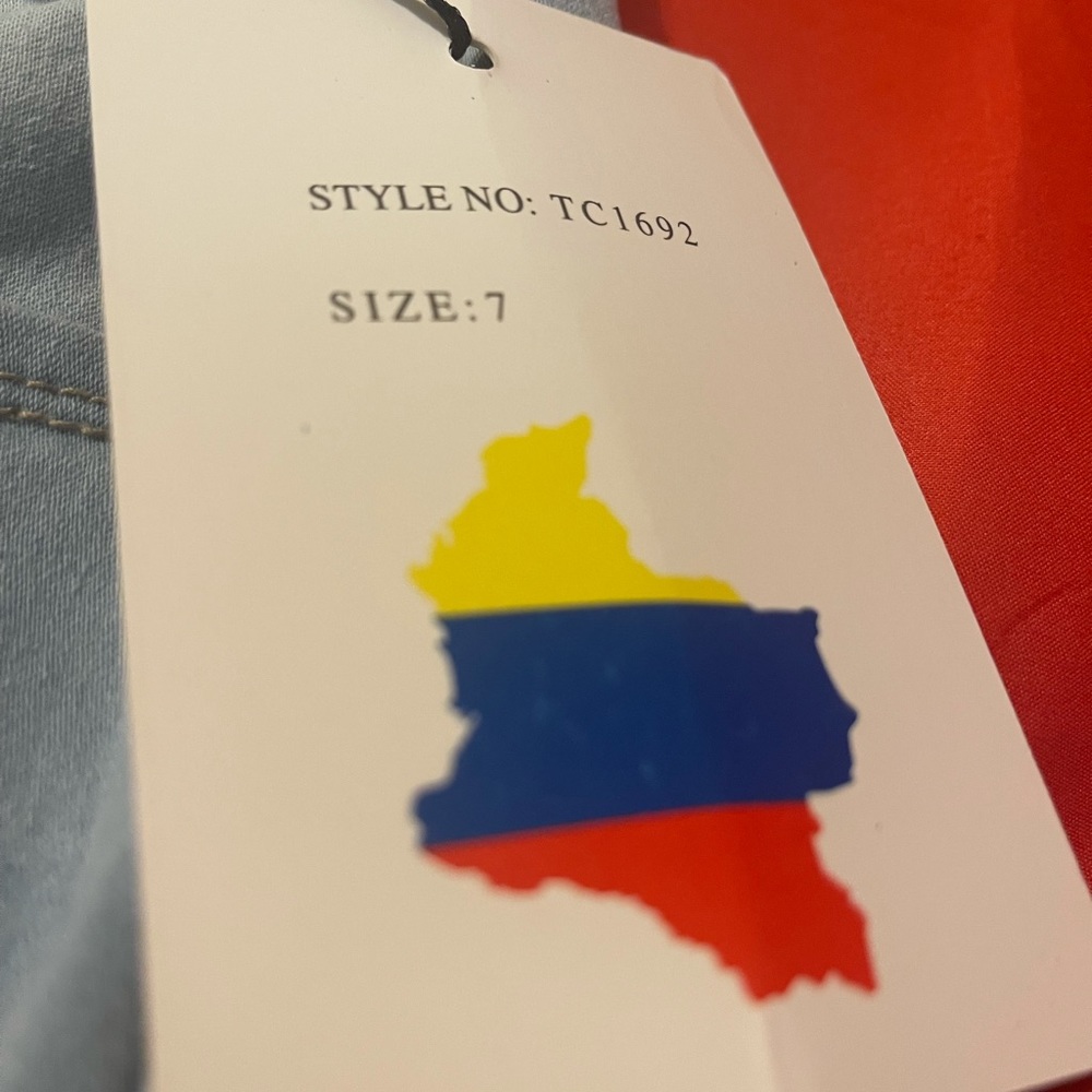 Colombian Jean Capri Skinny size 7 light blue